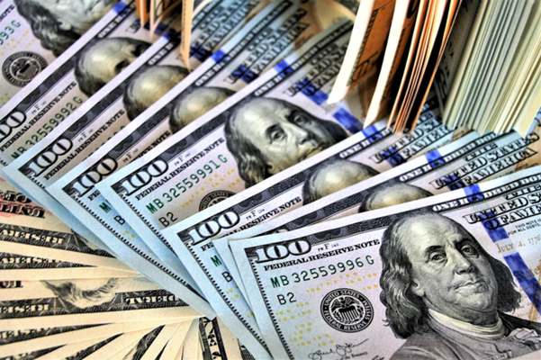 EVERYDAY TSHIRT GOLA V PRETO